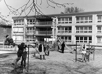 Kindergarten des WF (Werk für Fernsehelektronik, Berlin Oberschöneweide), Foto © Kurt Schwarz, 1980er Jahre. :: Industriesalon Schöneweide :: museum-digital:berlin