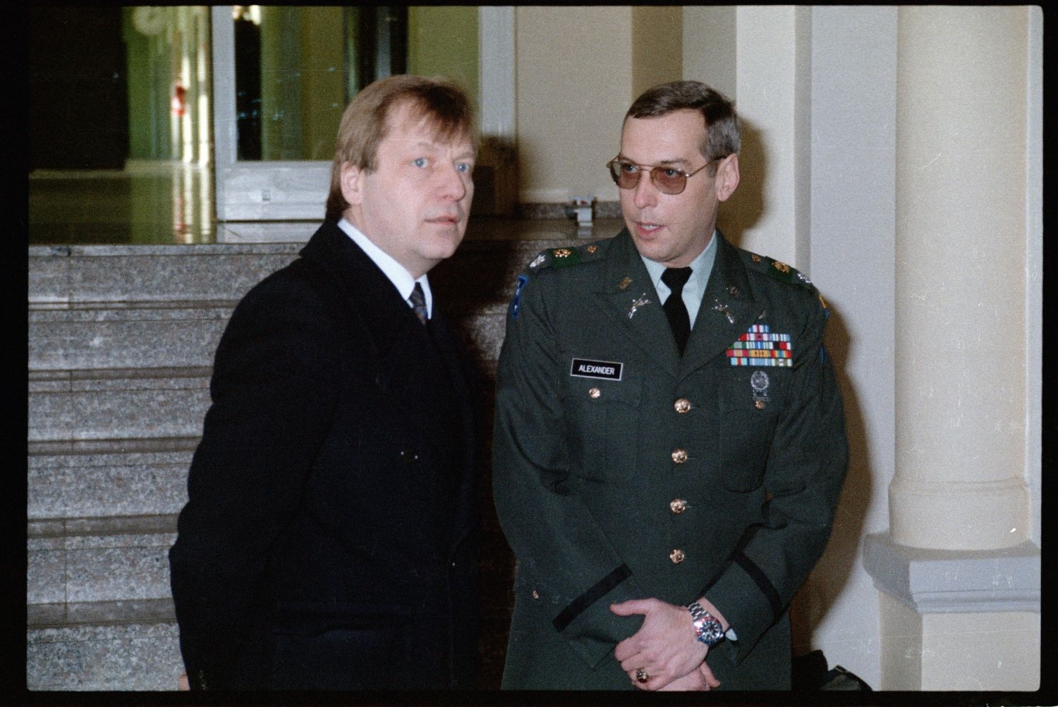 Fotografie: Besuch von Eberhard Diepgen, Regierender Bürgermeister von Berlin, in den McNair Barracks in Berlin-Lichterfelde