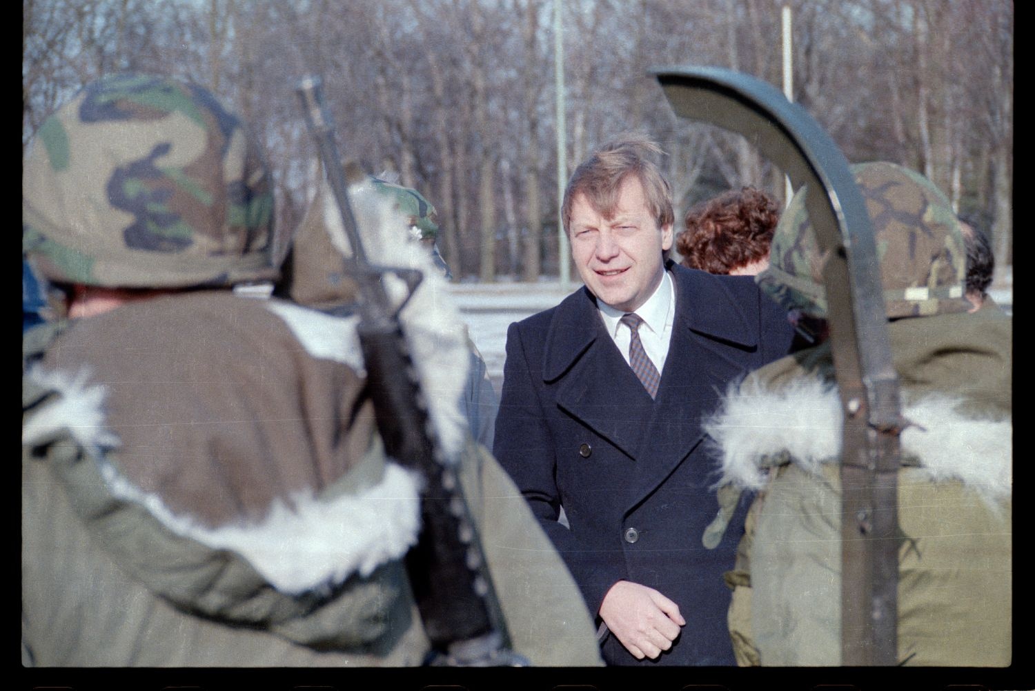 Fotografie: Besuch von Eberhard Diepgen, Regierender Bürgermeister von Berlin, in den McNair Barracks in Berlin-Lichterfelde