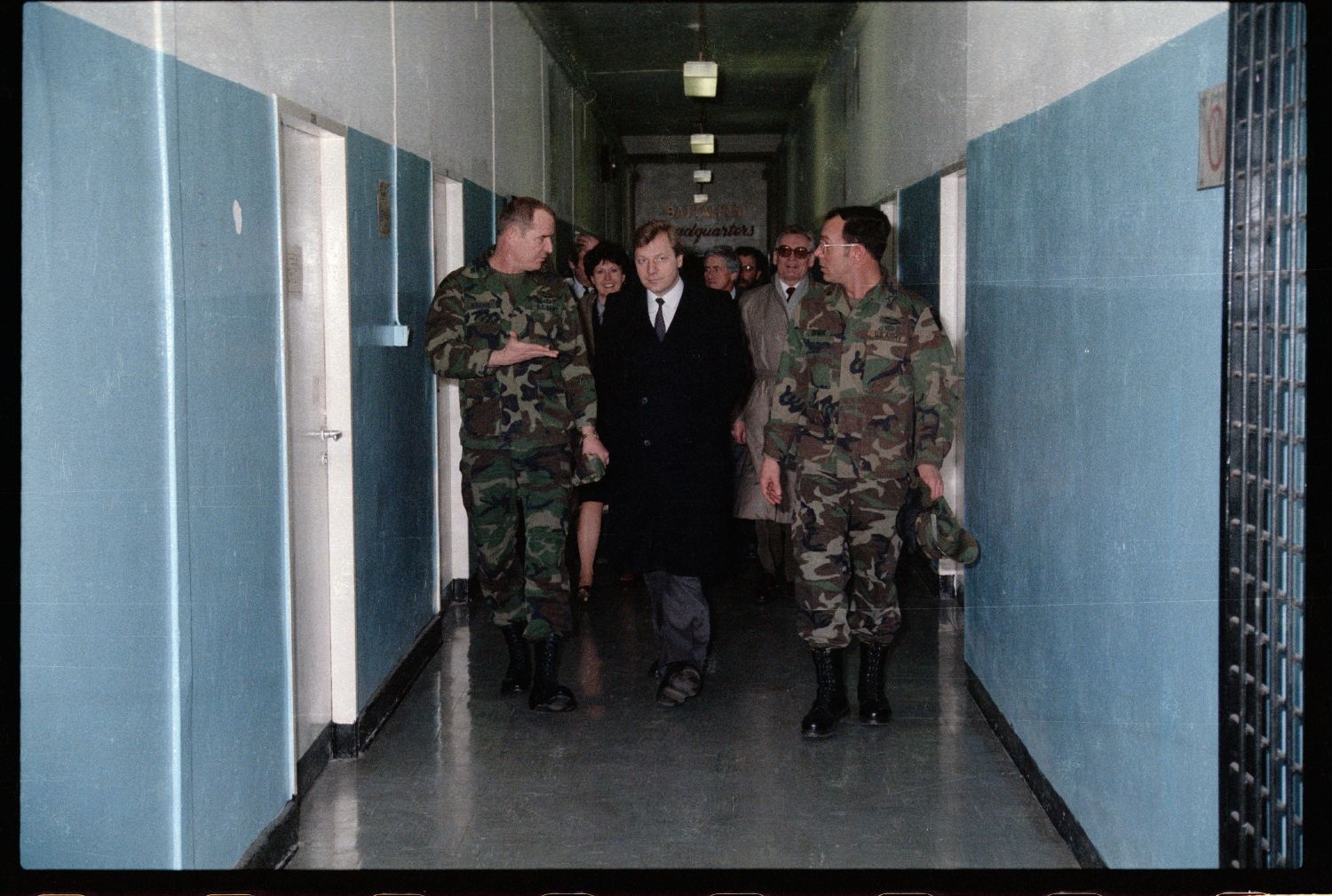 Fotografie: Besuch von Eberhard Diepgen, Regierender Bürgermeister von Berlin, in den McNair Barracks in Berlin-Lichterfelde