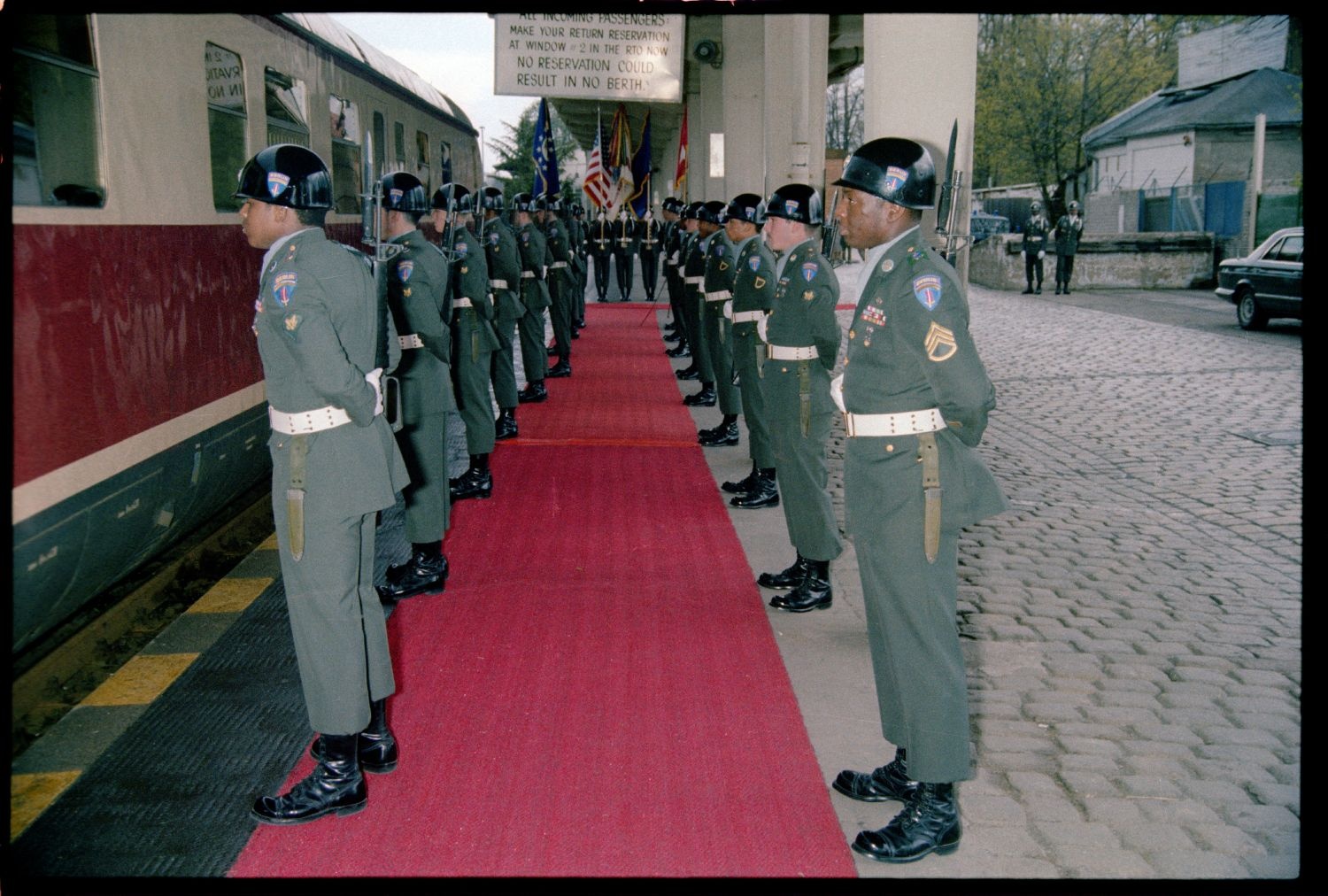 Fotografie: Abschiedsbesuch von US-Botschafter Arthur F. Burns in West-Berlin