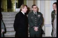 Fotografie: Besuch von Eberhard Diepgen, Regierender Bürgermeister von Berlin, in den McNair Barracks in Berlin-Lichterfelde