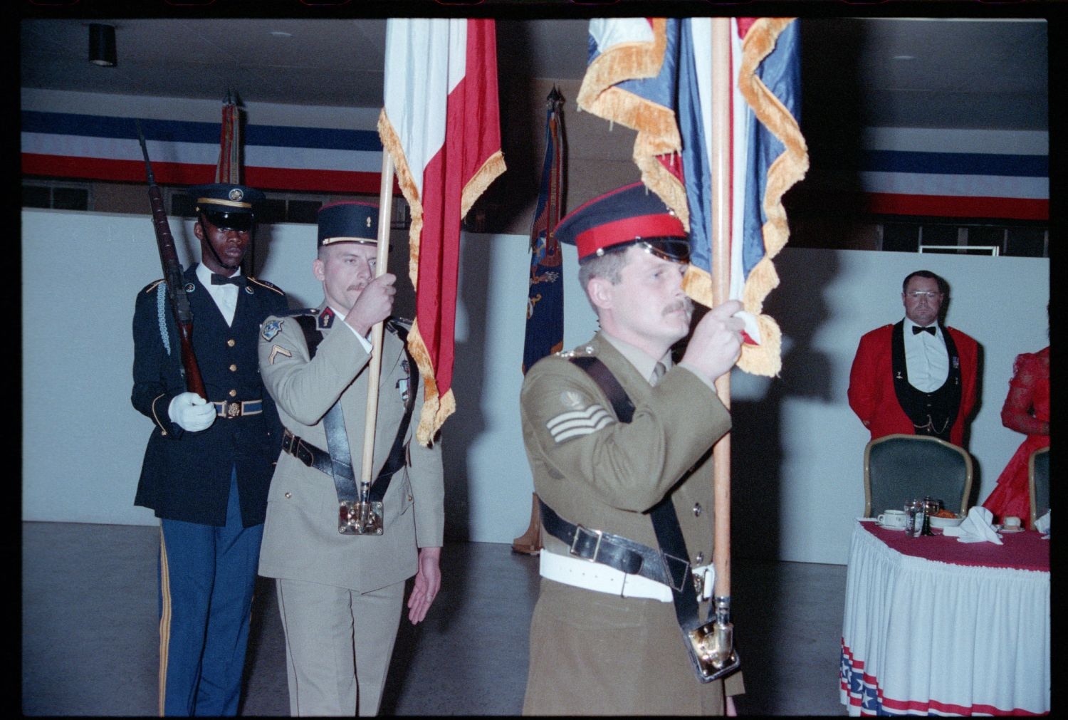 Fotografie: Allied Noncommissioned Officers` Ball im Flughafen Berlin-Tempelhof