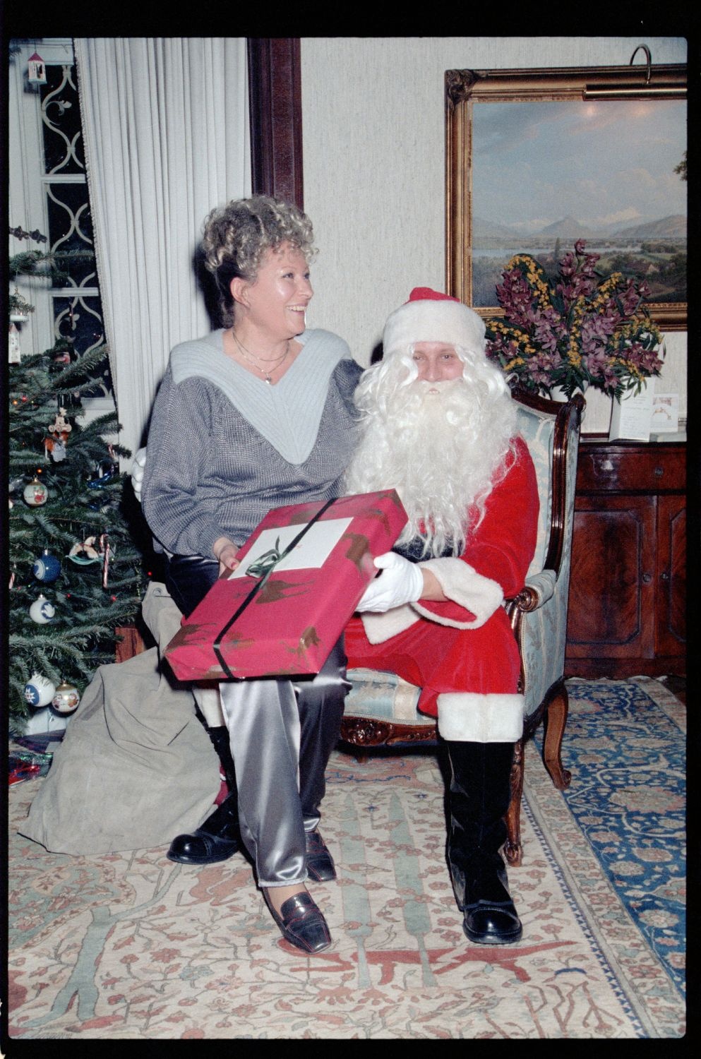 Fotografie: Weihnachtsempfang bei US-Stadtkommandant Major General John H. Mitchell in seiner Residenz in Berlin-Dahlem