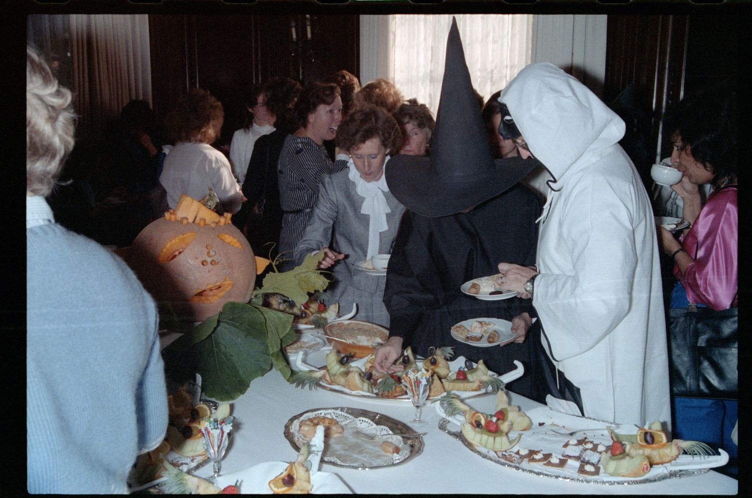 Fotografie: Halloween-Party in der Residenz des US-Stadtkommandanten in Berlin-Dahlem