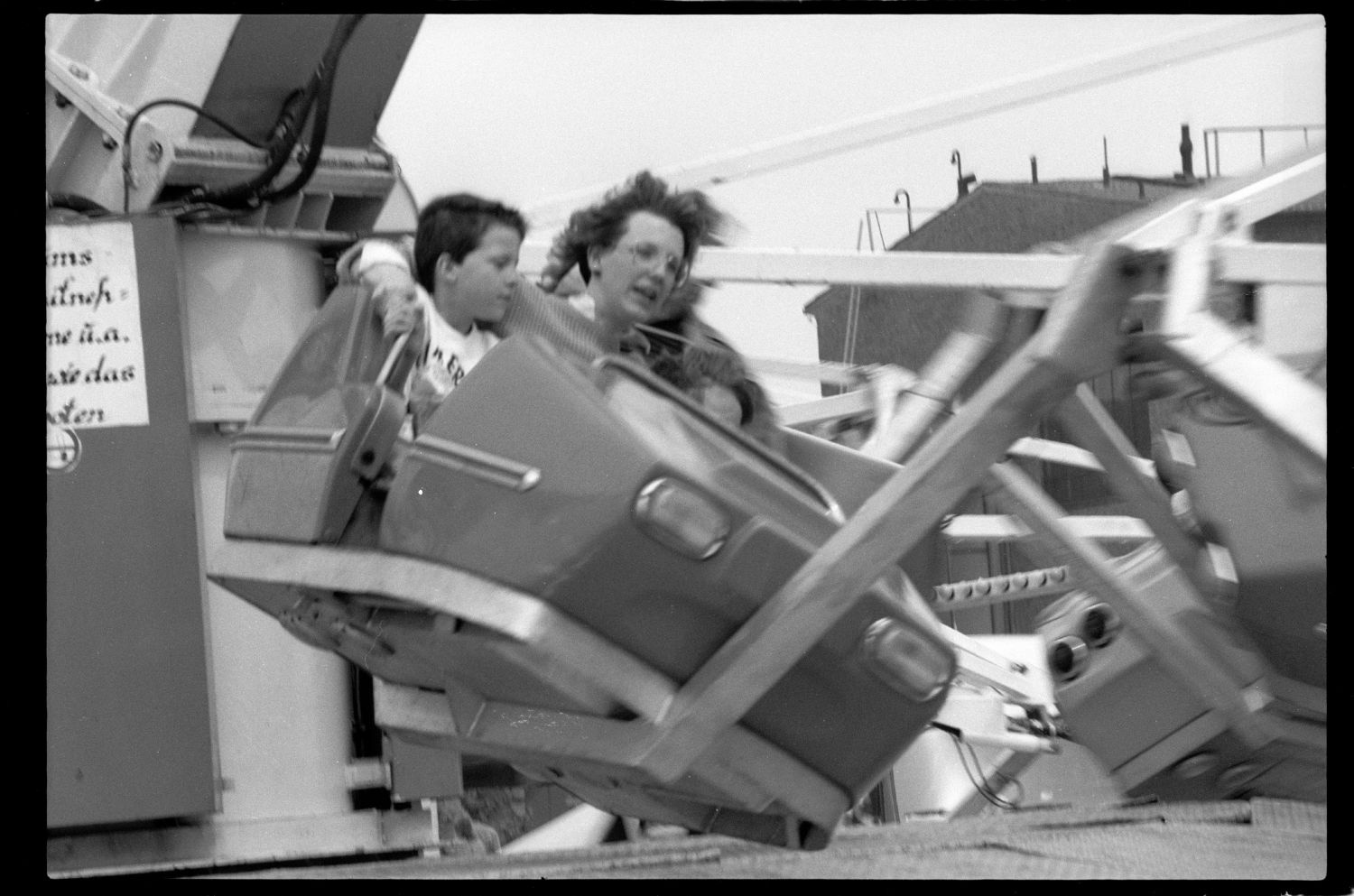 S/w-Fotografie: Tag der offenen Tür auf der Tempelhof Air Base in Berlin-Tempelhof