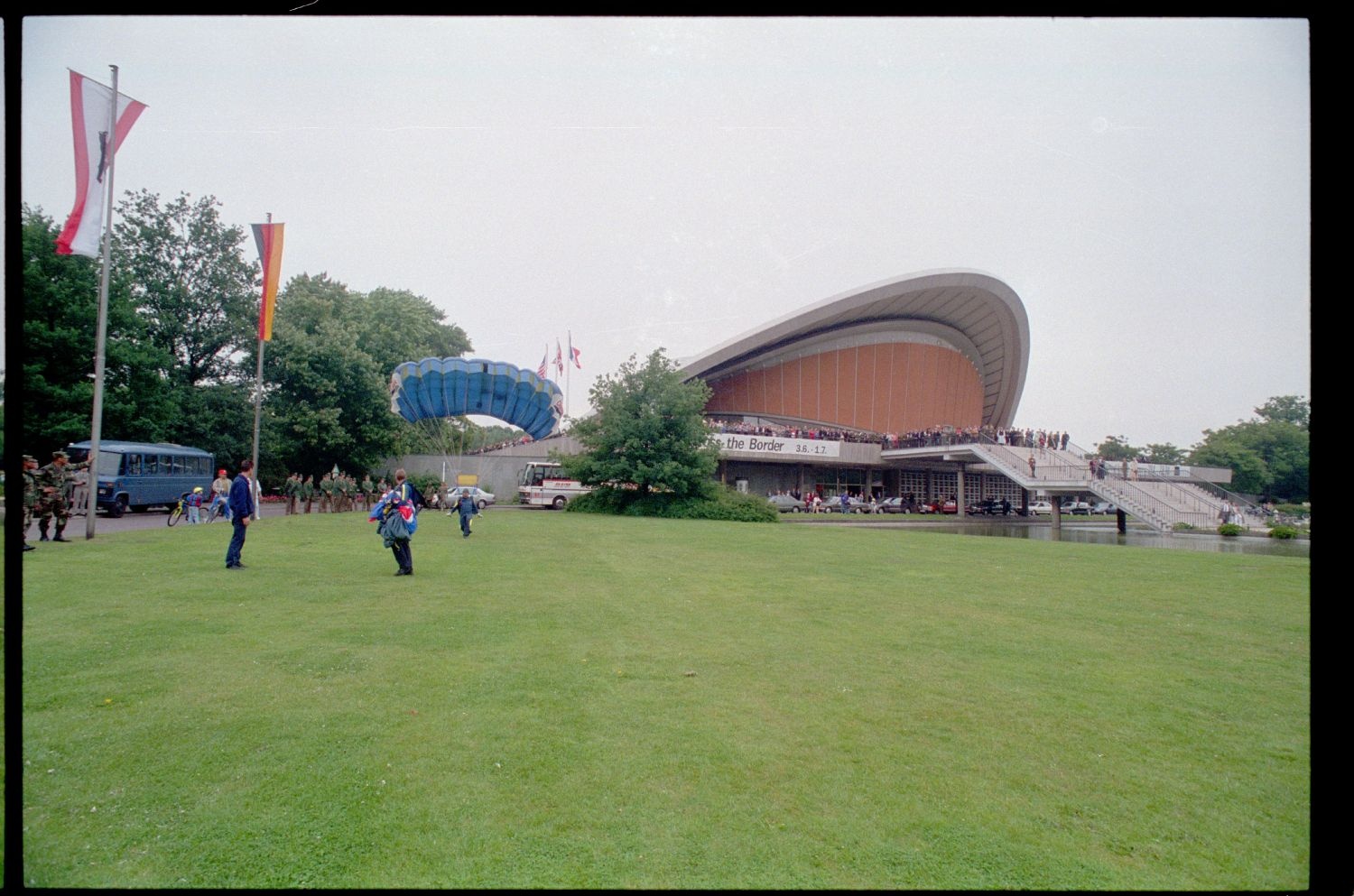 Fotografie: Allied Parade in Berlin-Tiergarten