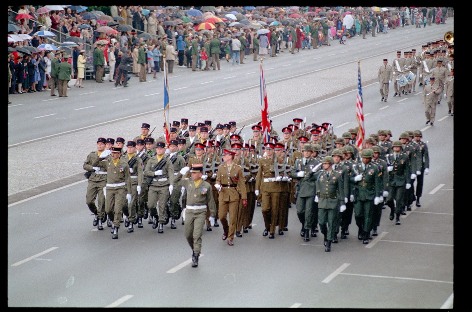 Fotografie: Allied Parade in Berlin-Tiergarten