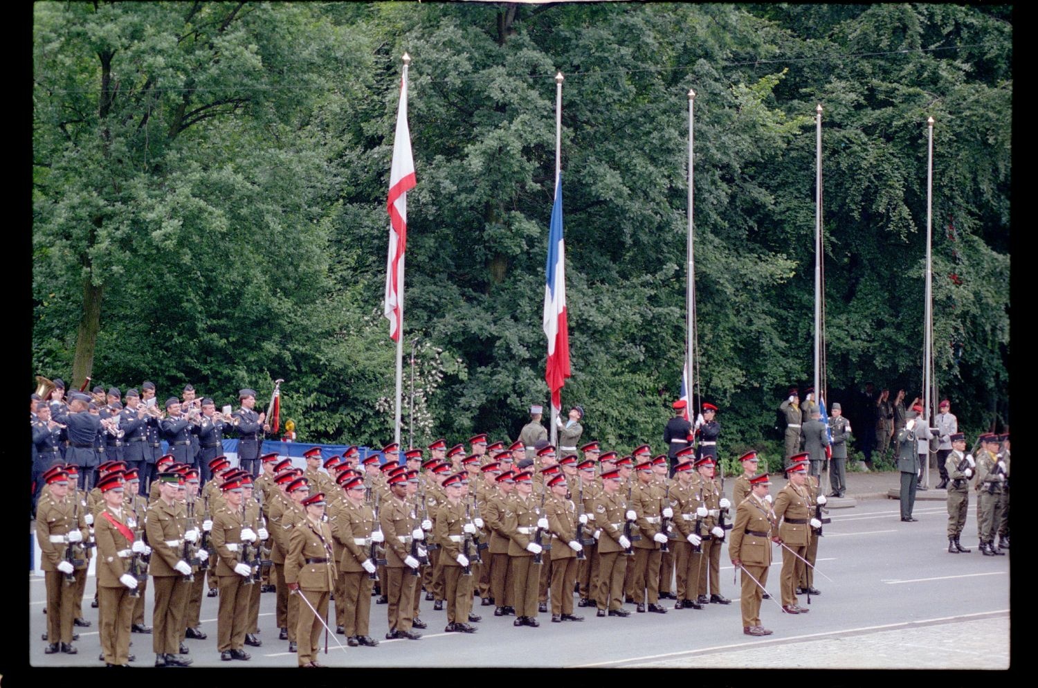 Fotografie: Allied Parade in Berlin-Tiergarten