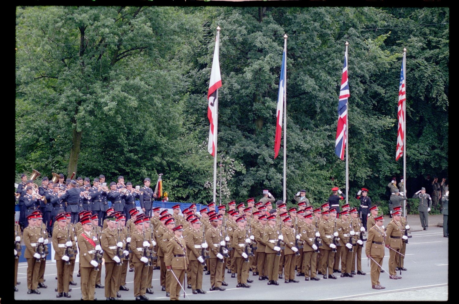 Fotografie: Allied Parade in Berlin-Tiergarten