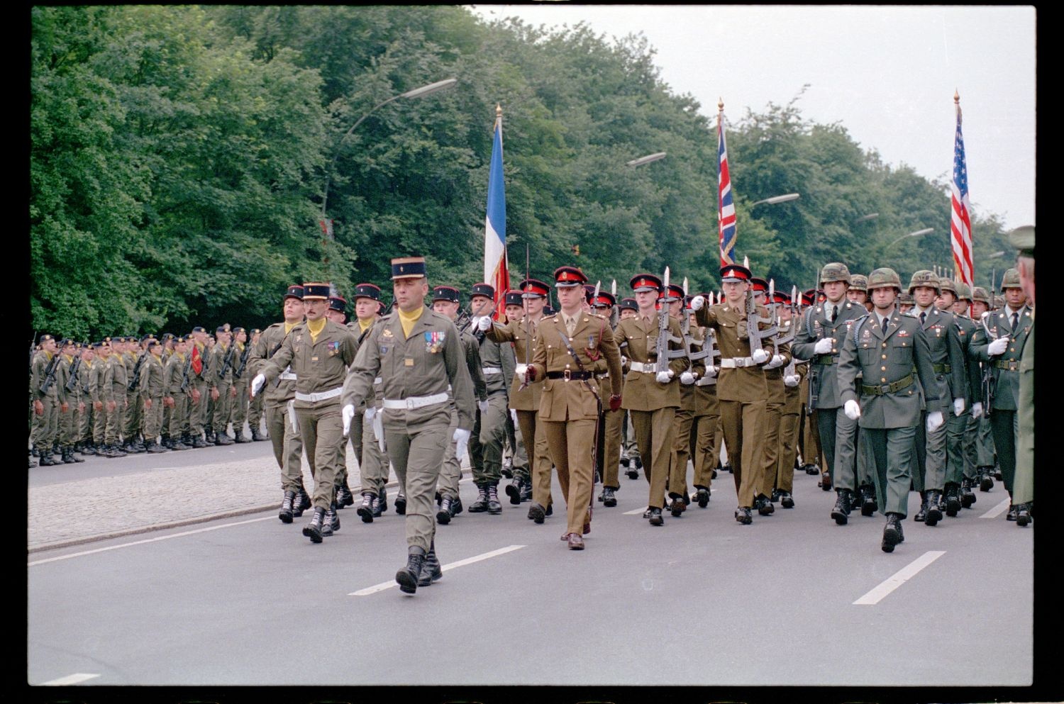 Fotografie: Allied Parade in Berlin-Tiergarten