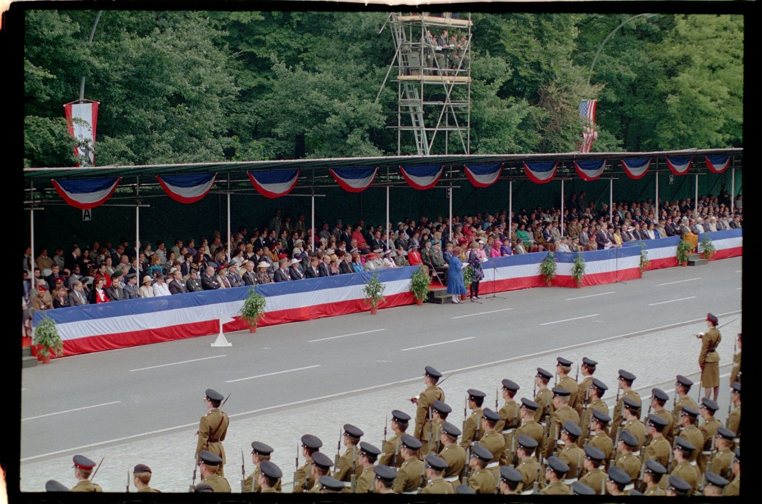 Fotografie: Allied Parade in Berlin-Tiergarten