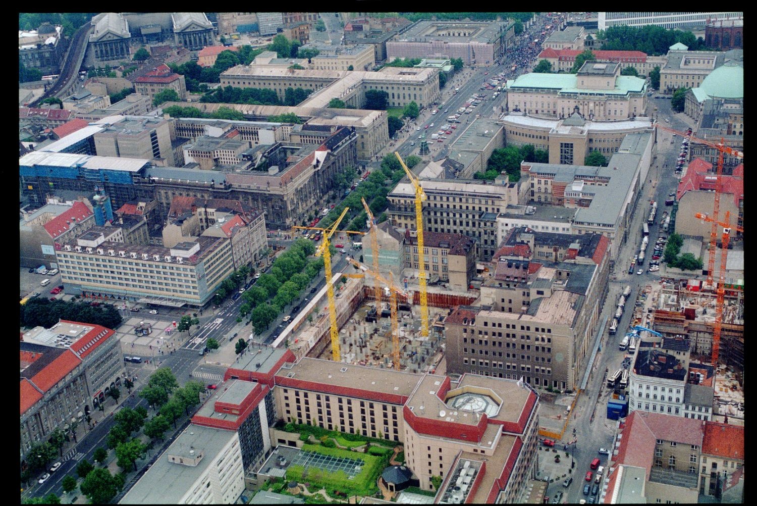 Fotografie: Übungsflug des Aviation Detachment in Berlin