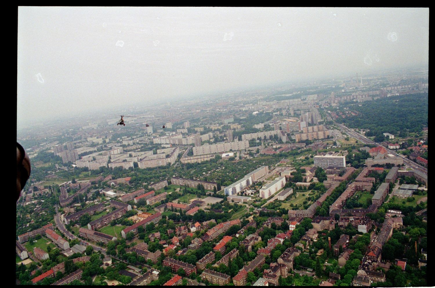 Fotografie: Übungsflug von alliierten Hubschraubern in Berlin