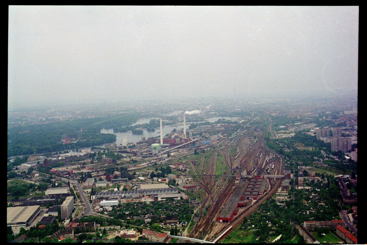 Fotografie: Übungsflug von alliierten Hubschraubern in Berlin