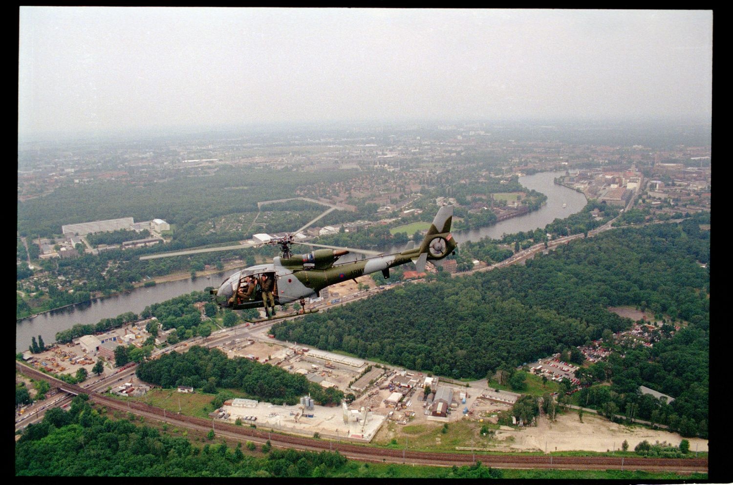Fotografie: Übungsflug von alliierten Hubschraubern in Berlin