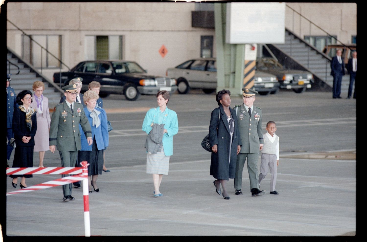 Fotografie: Offizieller Akt zur Überführung der sterblichen Überreste von Staff Sergeant James E. Goins auf dem Flughafen Berlin-Tempelhof