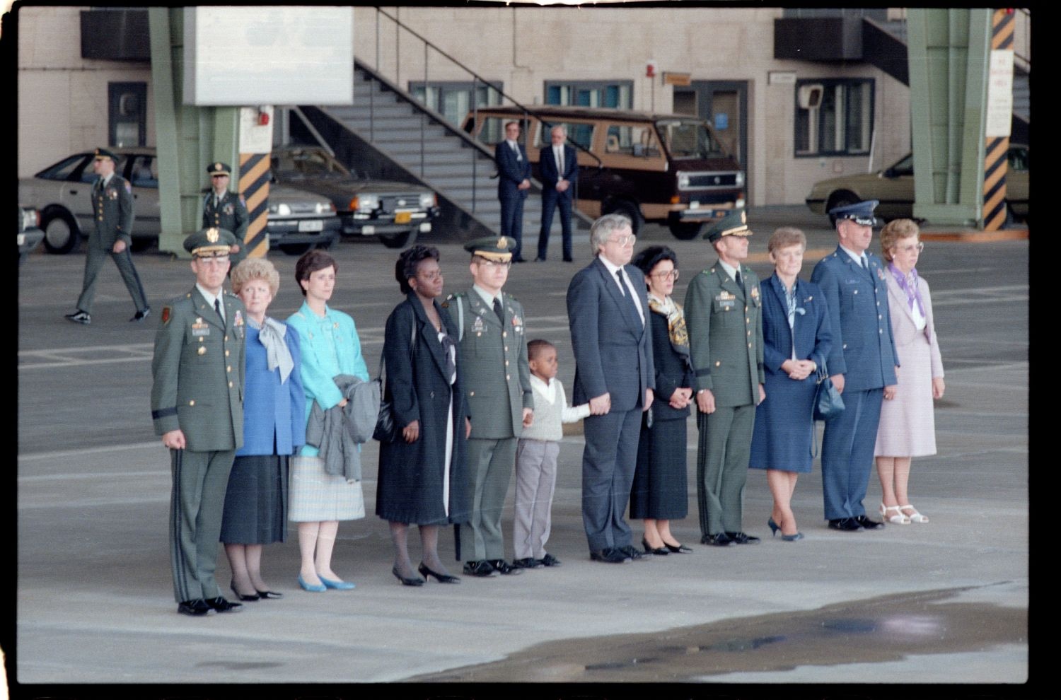 Fotografie: Offizieller Akt zur Überführung der sterblichen Überreste von Staff Sergeant James E. Goins auf dem Flughafen Berlin-Tempelhof