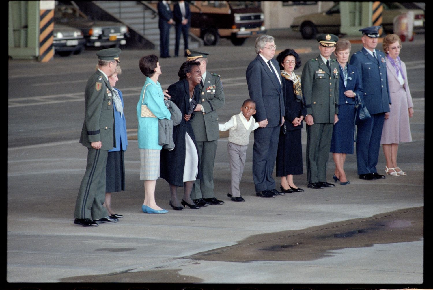 Fotografie: Offizieller Akt zur Überführung der sterblichen Überreste von Staff Sergeant James E. Goins auf dem Flughafen Berlin-Tempelhof