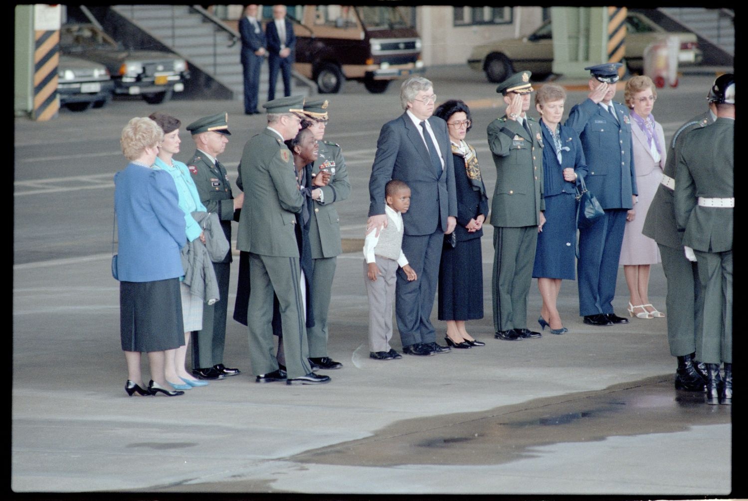 Fotografie: Offizieller Akt zur Überführung der sterblichen Überreste von Staff Sergeant James E. Goins auf dem Flughafen Berlin-Tempelhof