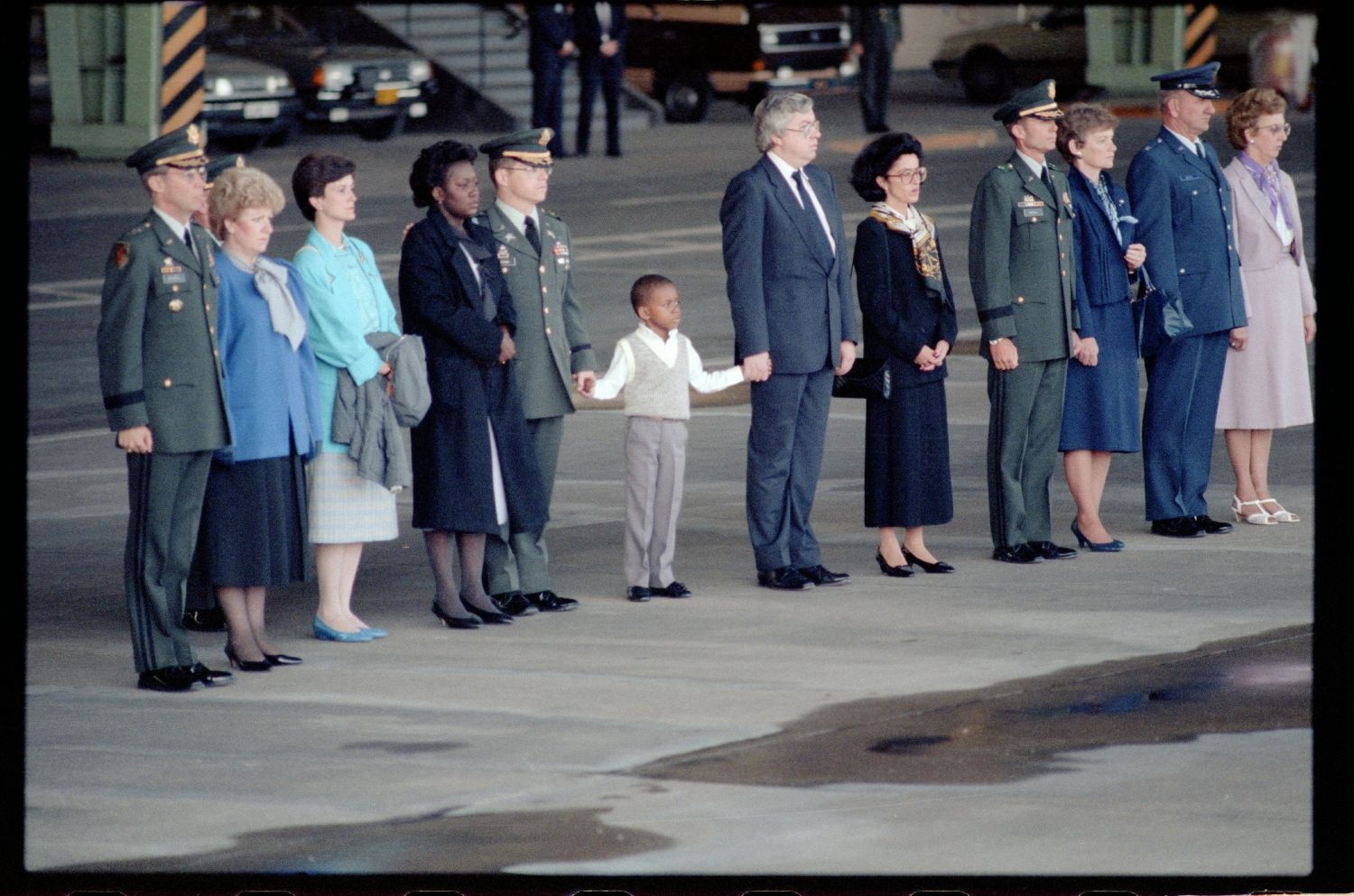 Fotografie: Offizieller Akt zur Überführung der sterblichen Überreste von Staff Sergeant James E. Goins auf dem Flughafen Berlin-Tempelhof