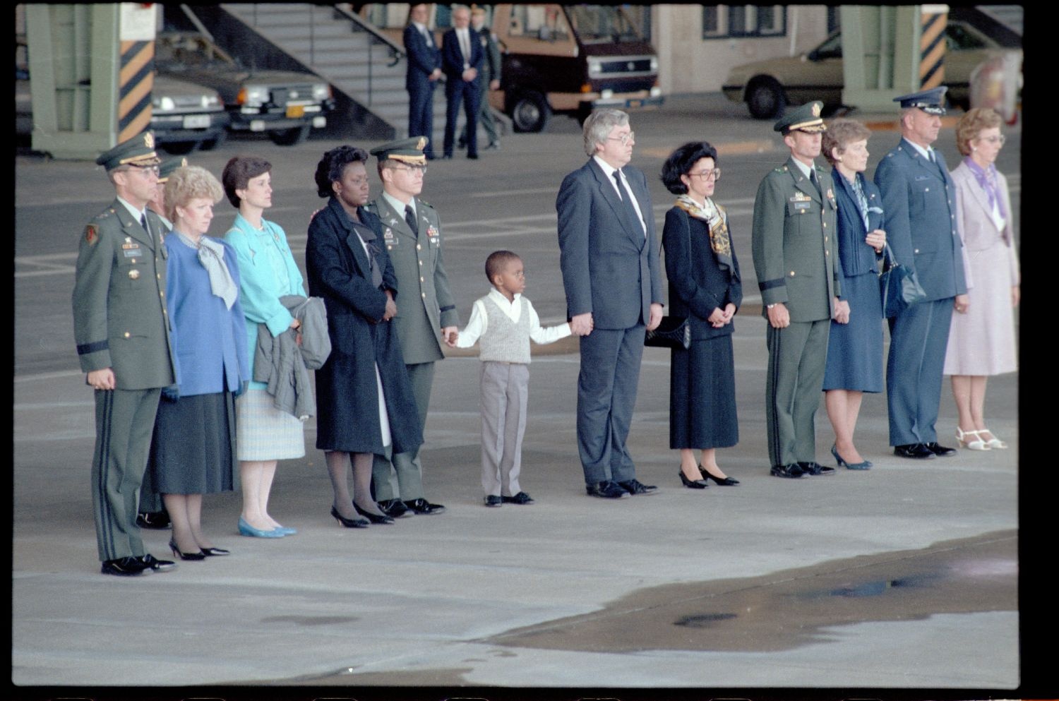 Fotografie: Offizieller Akt zur Überführung der sterblichen Überreste von Staff Sergeant James E. Goins auf dem Flughafen Berlin-Tempelhof