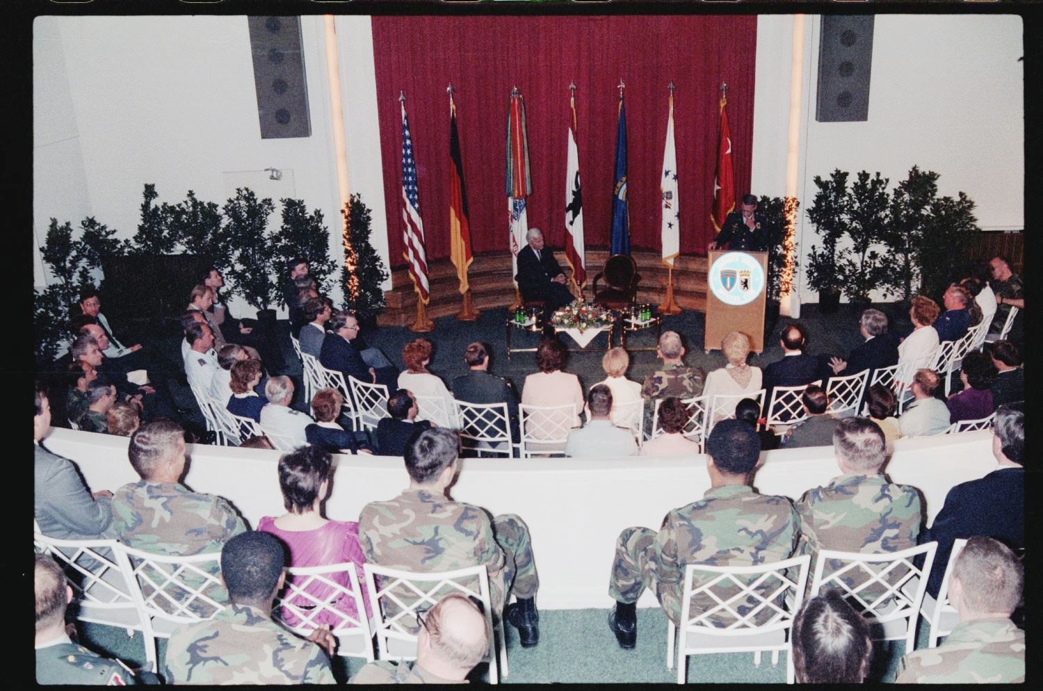 Fotografie: Besuch von Bundespräsident Richard von Weizsäcker beim 6941st Guard Battalion in Berlin-Lichterfelde