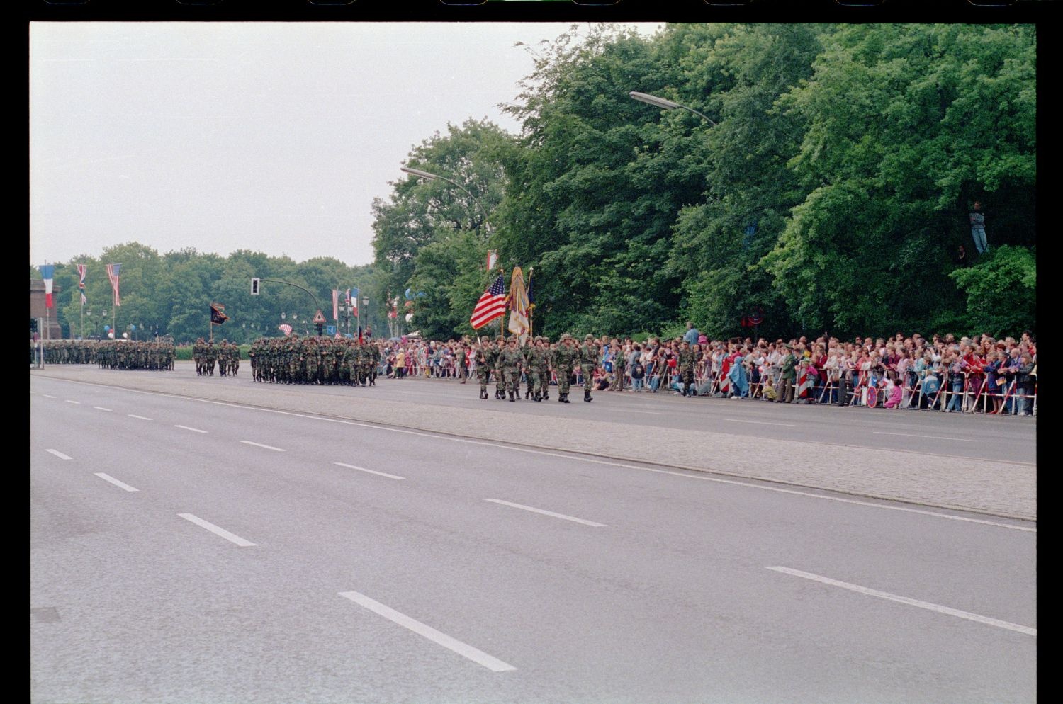 Fotografie: Allied Parade in Berlin-Tiergarten