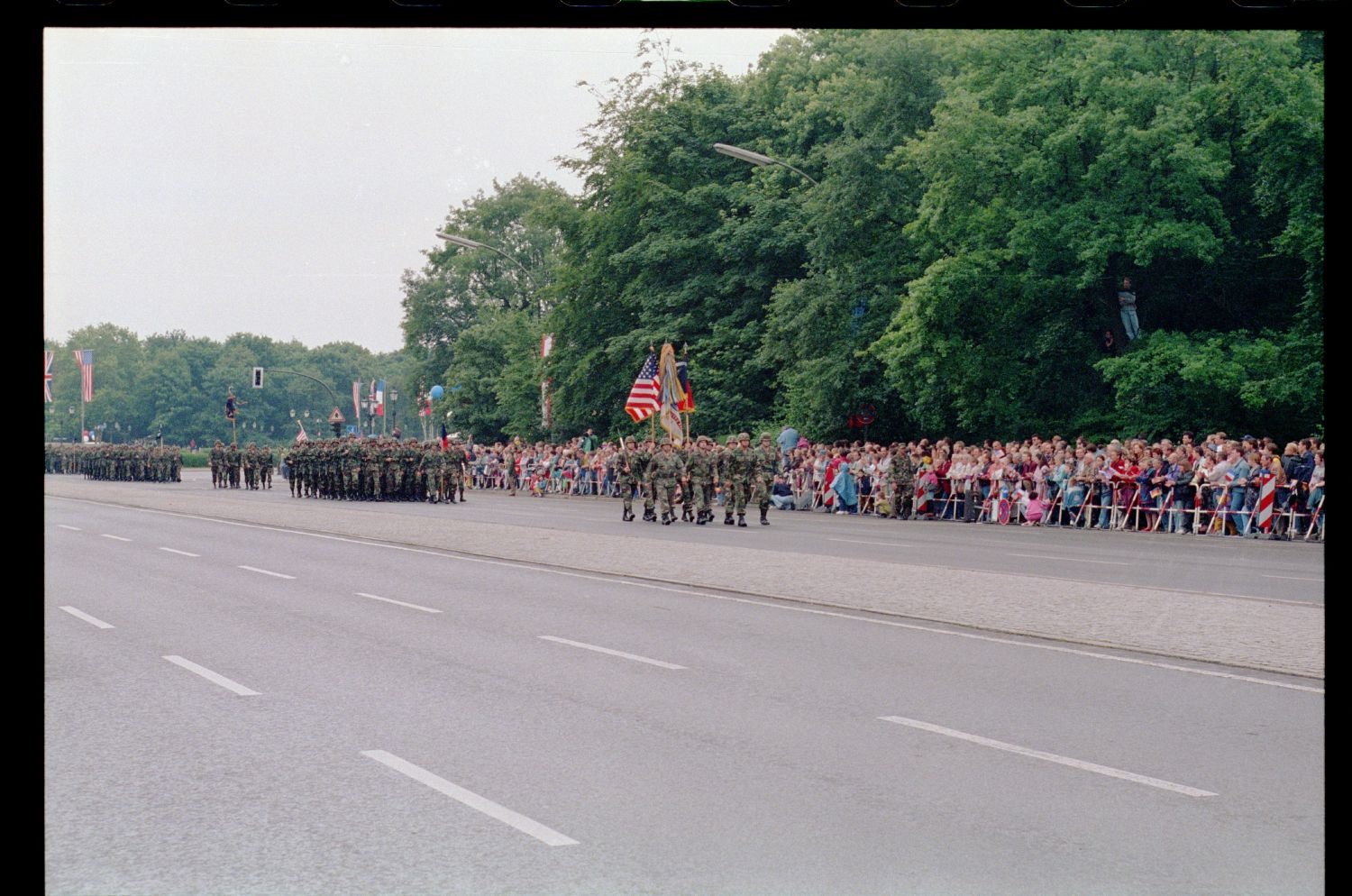 Fotografie: Allied Parade in Berlin-Tiergarten