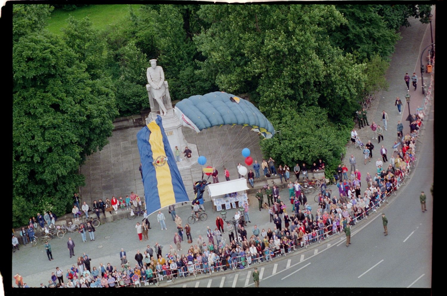 Fotografie: Allied Parade in Berlin-Tiergarten