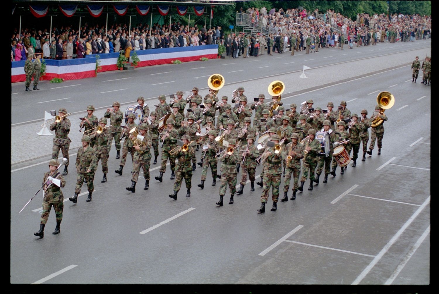 Fotografie: Allied Parade in Berlin-Tiergarten