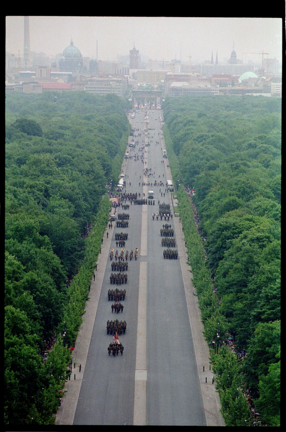 Fotografie: Allied Parade in Berlin-Tiergarten