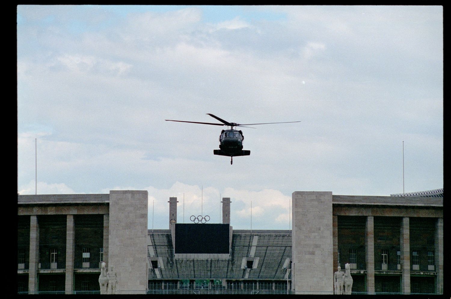 Fotografie: Übungsflug des Aviation Detachment in Berlin