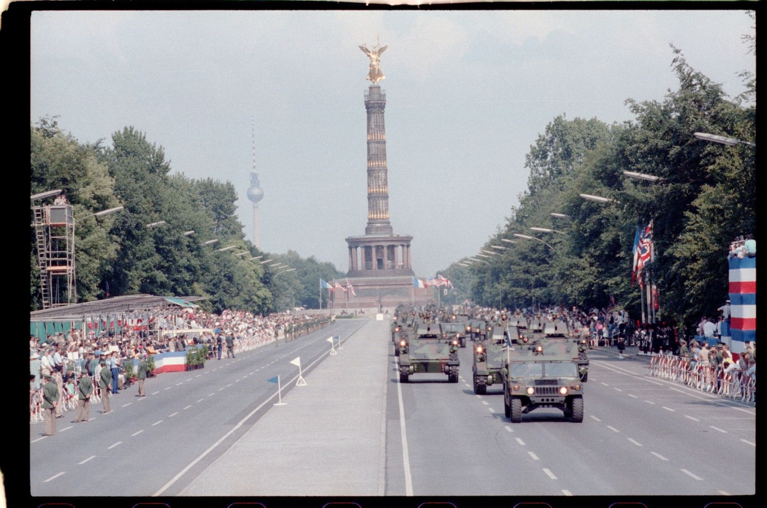 Fotografie: Allied Forces Day Parade in Berlin-Tiergarten