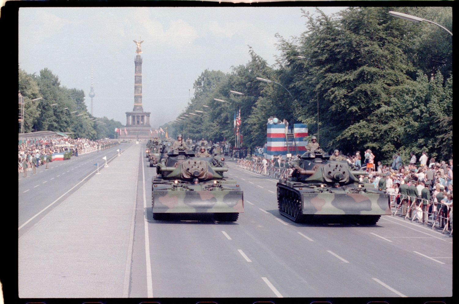 Fotografie: Allied Forces Day Parade in Berlin-Tiergarten