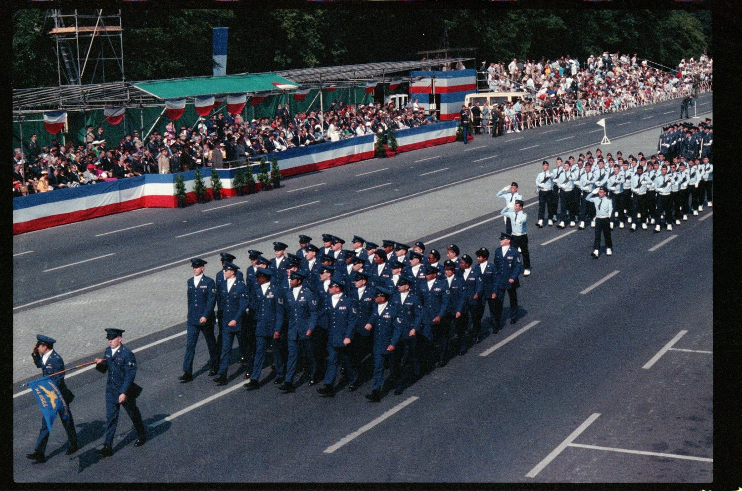 Fotografie: Allied Forces Day Parade in Berlin-Tiergarten