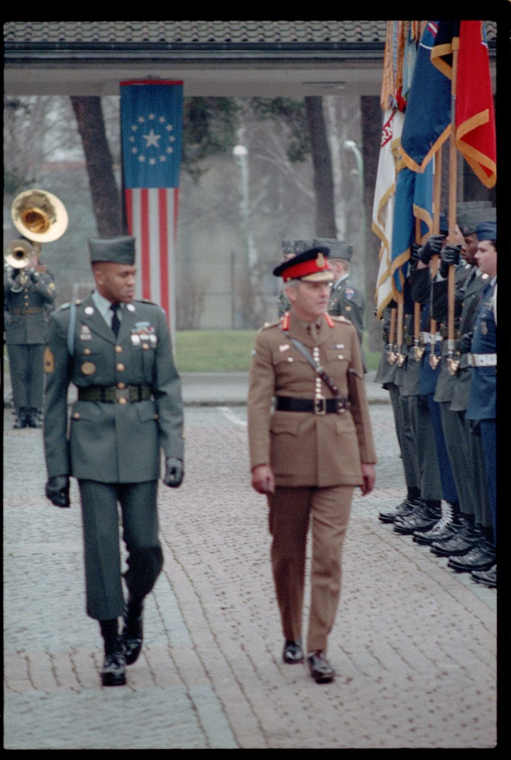 Fotografie: Antrittsbesuch von Major General Robert Corbett, britischer Stadtkommandant, in den Lucius D. Clay Headquarters in Berlin-Dahlem