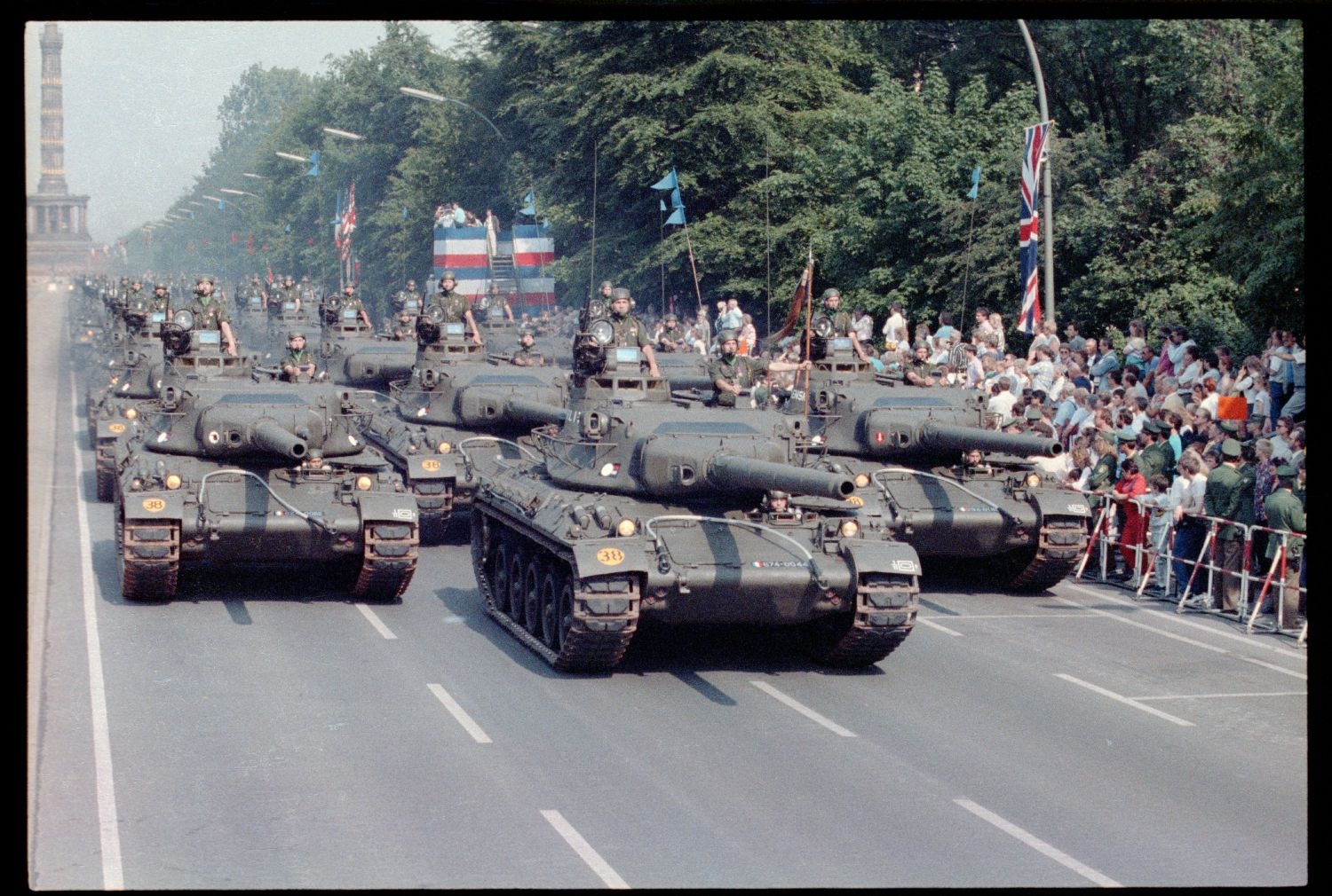 Fotografie: Allied Forces Day Parade in Berlin-Tiergarten