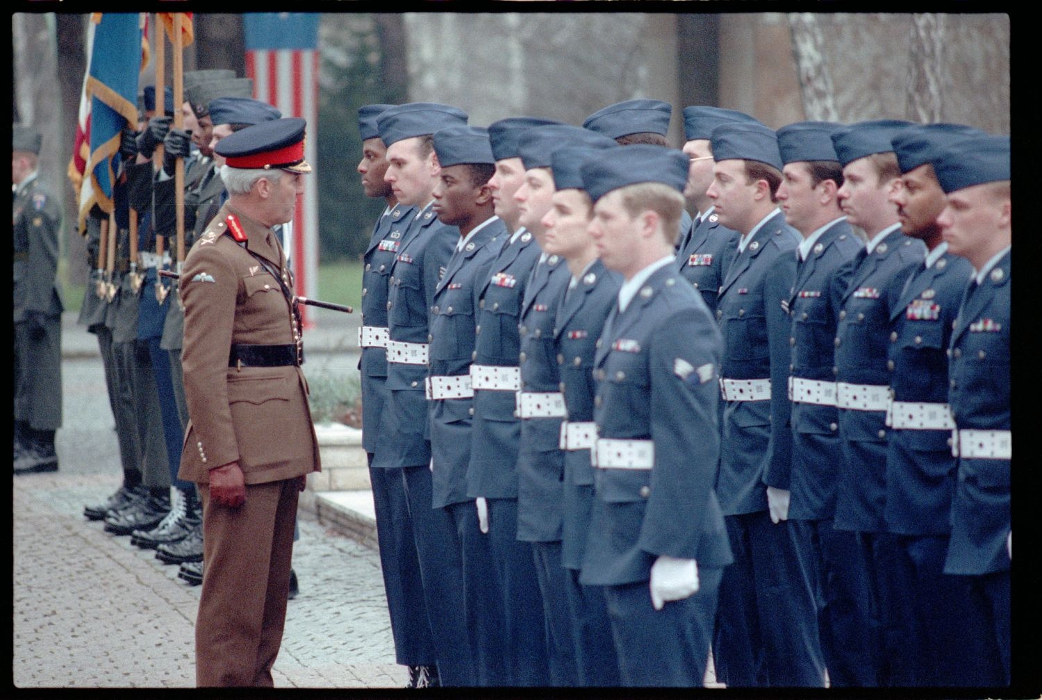 Fotografie: Antrittsbesuch von Major General Robert Corbett, britischer Stadtkommandant, in den Lucius D. Clay Headquarters in Berlin-Dahlem