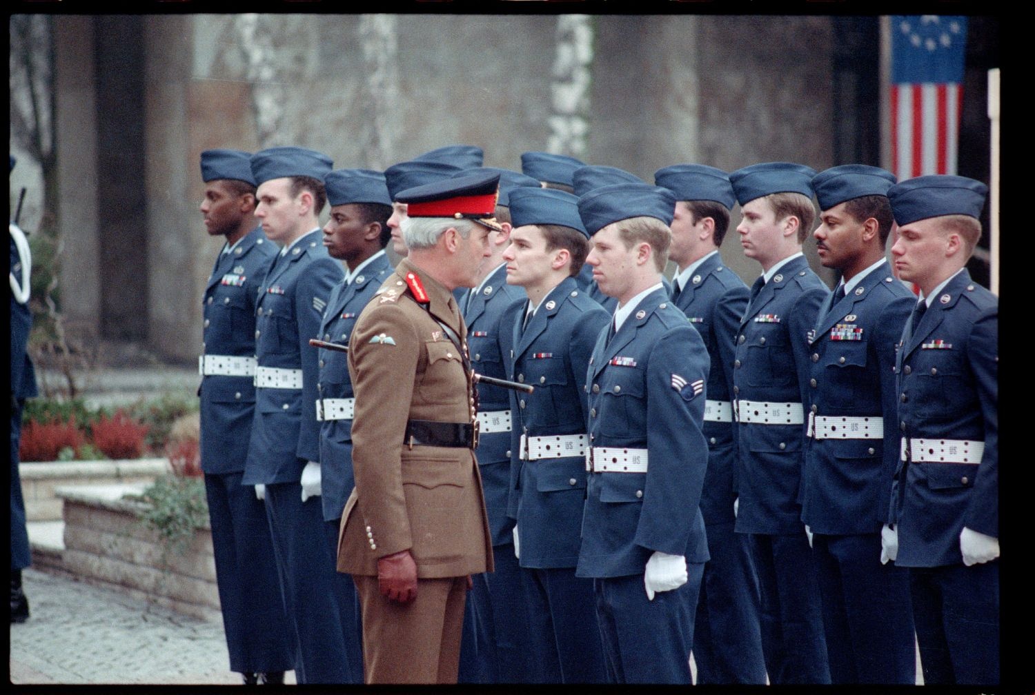 Fotografie: Antrittsbesuch von Major General Robert Corbett, britischer Stadtkommandant, in den Lucius D. Clay Headquarters in Berlin-Dahlem