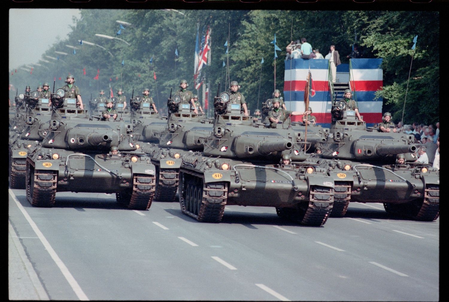 Fotografie: Allied Forces Day Parade in Berlin-Tiergarten