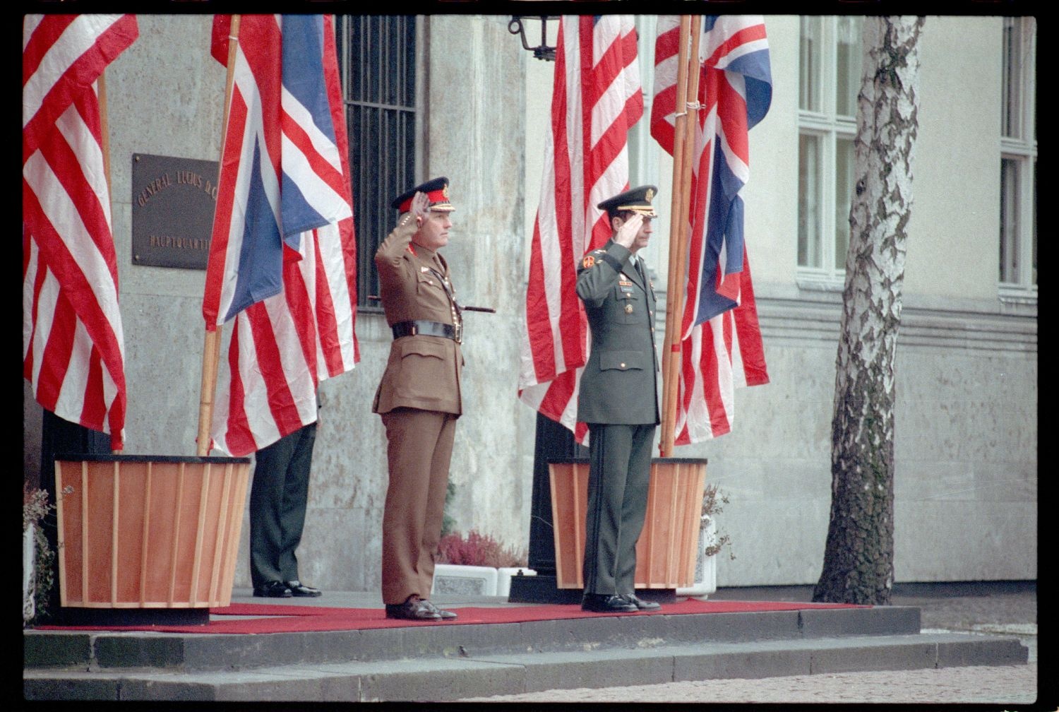 Fotografie: Antrittsbesuch von Major General Robert Corbett, britischer Stadtkommandant, in den Lucius D. Clay Headquarters in Berlin-Dahlem