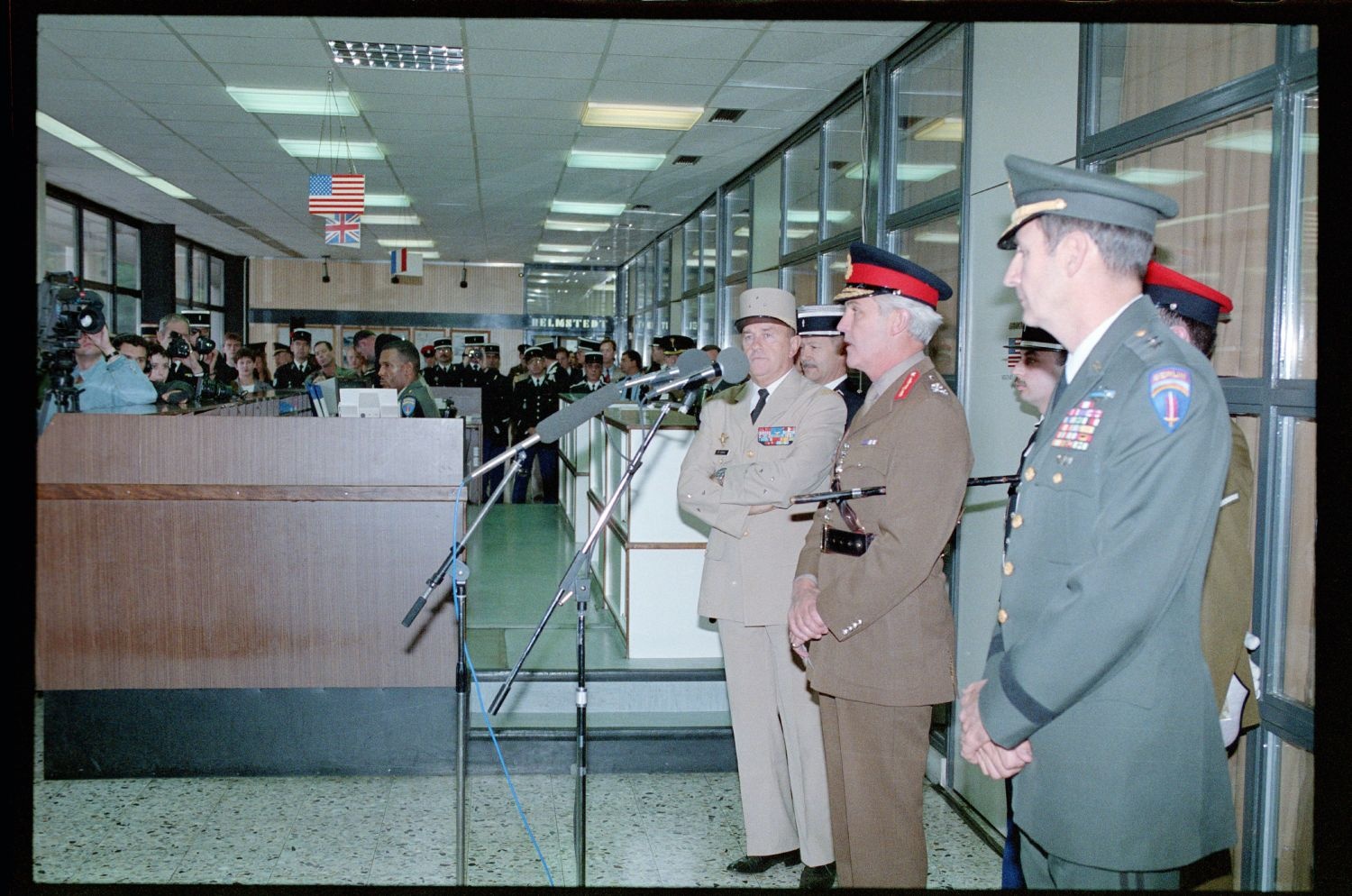 Fotografie: Schließung des Allied Checkpoint Bravo in Berlin-Zehlendorf