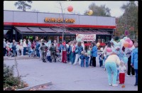 Fotografie: Eröffnung einer Burger King Filiale an der Truman Plaza in Berlin-Dahlem