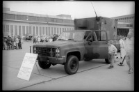 S/w-Fotografie: Tag der offenen Tür auf der Tempelhof Air Base in Berlin-Tempelhof