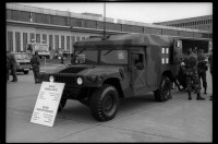 S/w-Fotografie: Tag der offenen Tür auf der Tempelhof Air Base in Berlin-Tempelhof