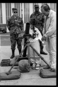 S/w-Fotografie: Tag der offenen Tür auf der Tempelhof Air Base in Berlin-Tempelhof