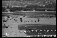 S/w-Fotografie: Tag der offenen Tür auf der Tempelhof Air Base in Berlin-Tempelhof