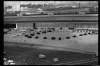 S/w-Fotografie: Tag der offenen Tür auf der Tempelhof Air Base in Berlin-Tempelhof