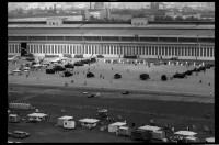 S/w-Fotografie: Tag der offenen Tür auf der Tempelhof Air Base in Berlin-Tempelhof